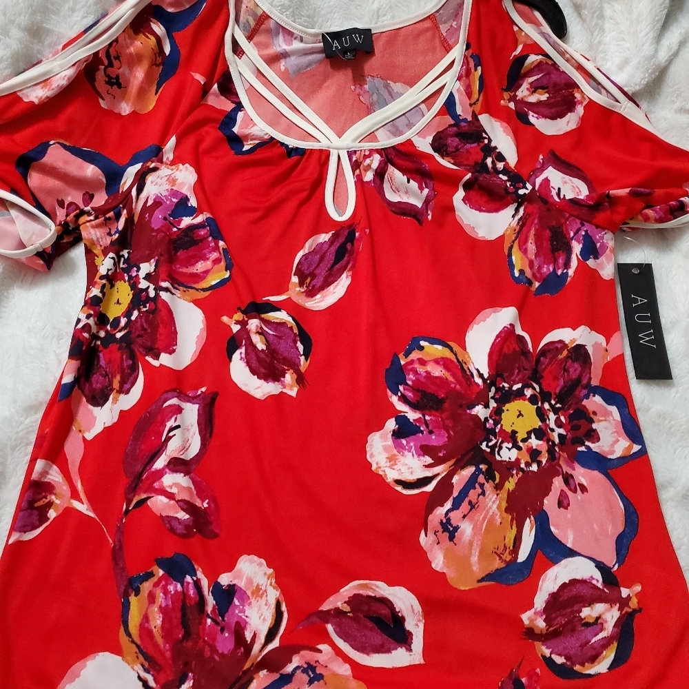 AUW Red Flowery top cold shoulder Size Large New With Tag